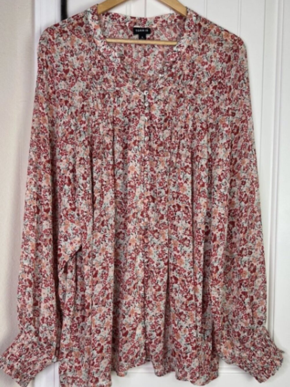Torrid Floral Geisha Gauze, Metallic Gold Pinstripe, Smocked Button Up Blouse 3X